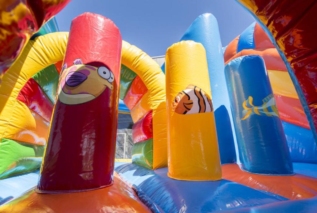 Haai multiplay springkasteel — foto 5